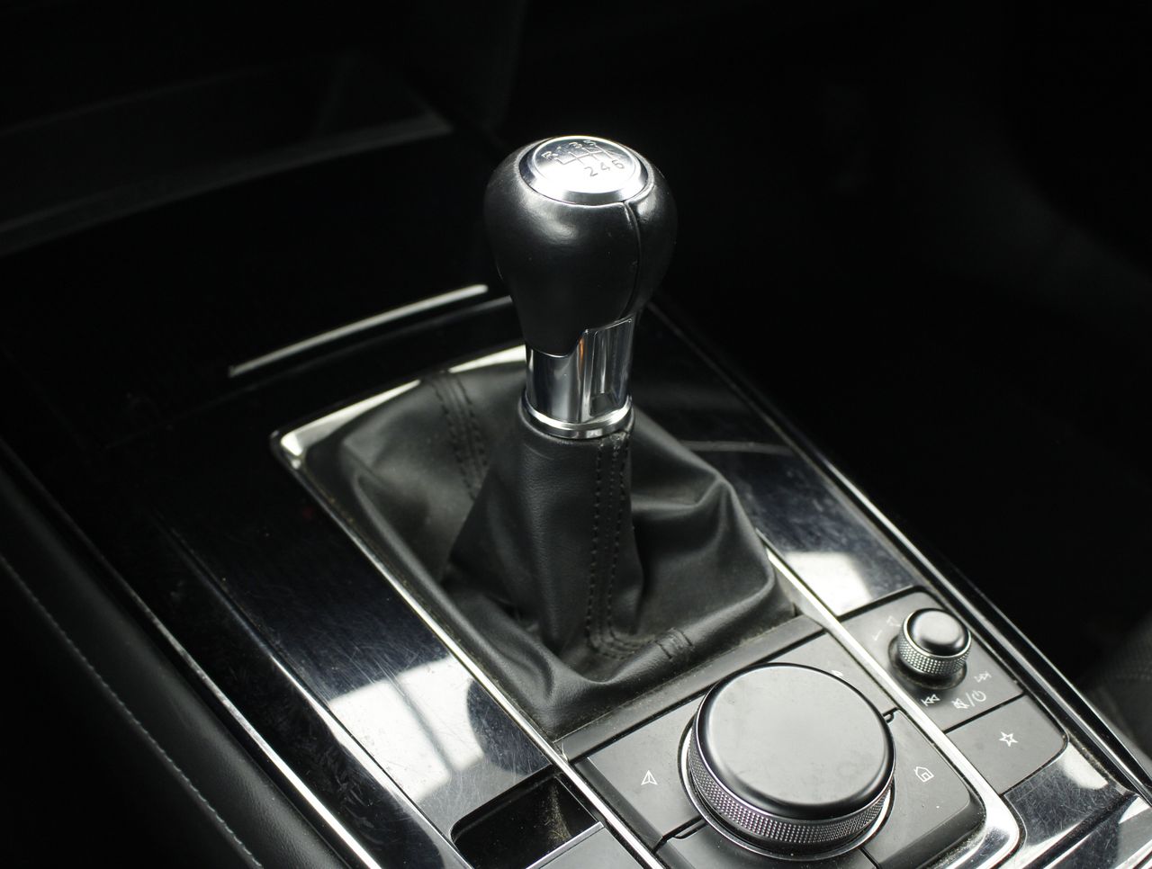 Foto Mazda CX-30 10