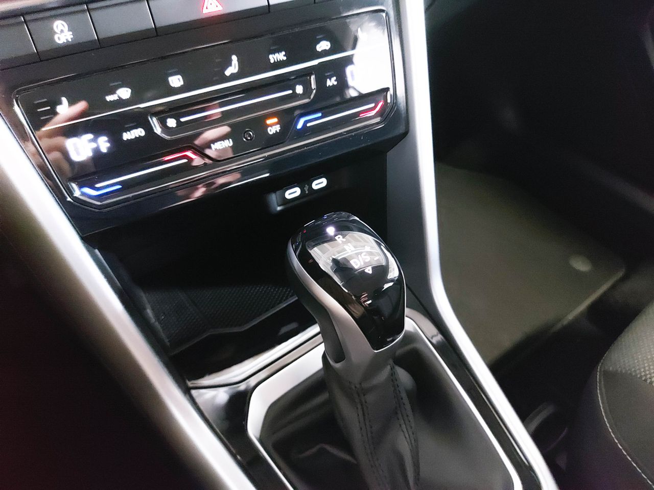 Foto Volkswagen T-Roc 15