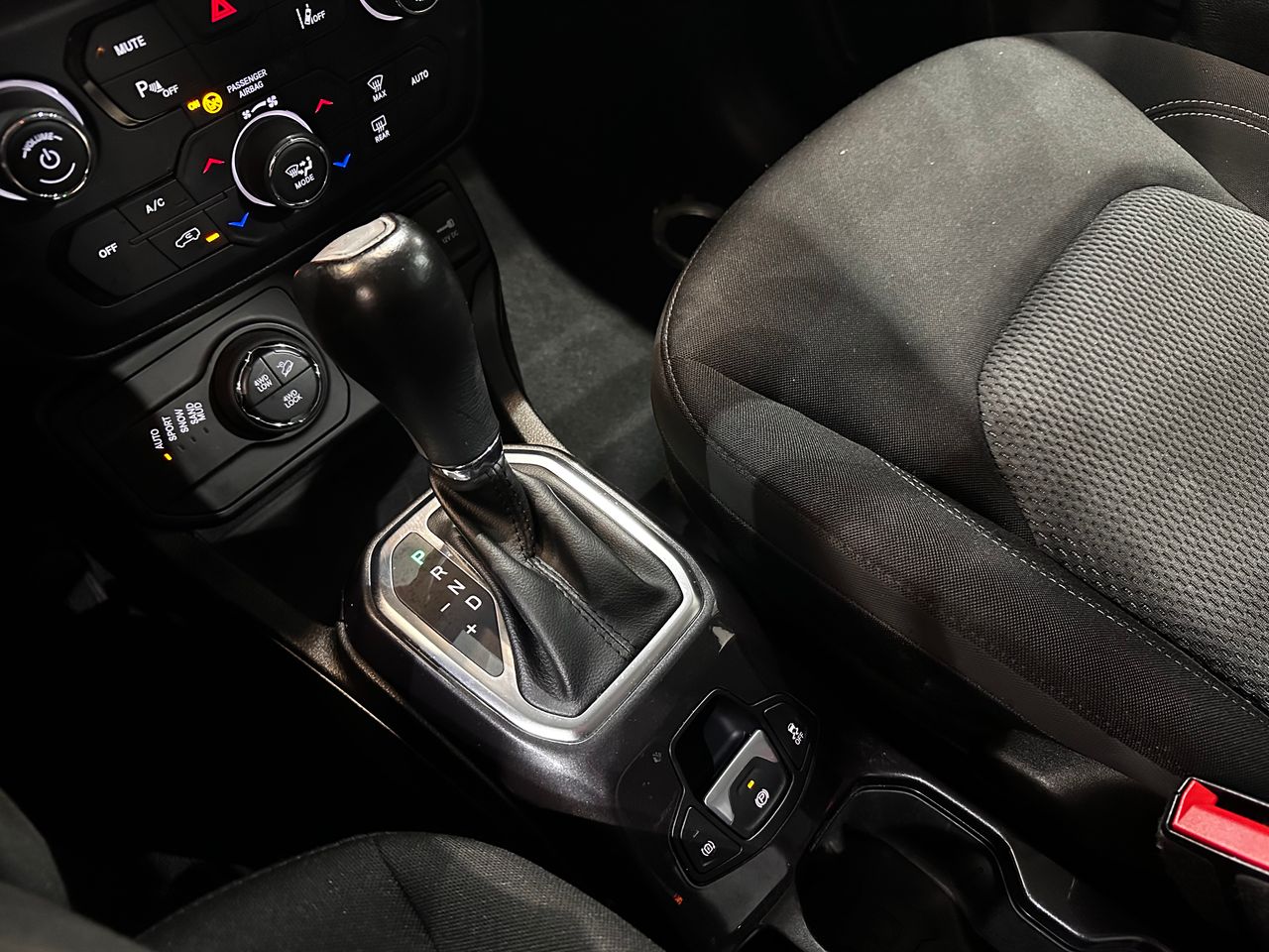 Foto Jeep Renegade 14