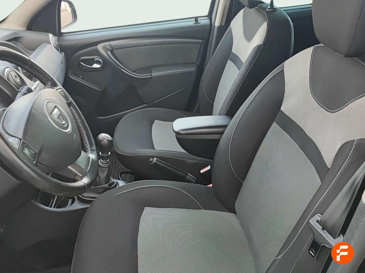 Foto Dacia Duster 26