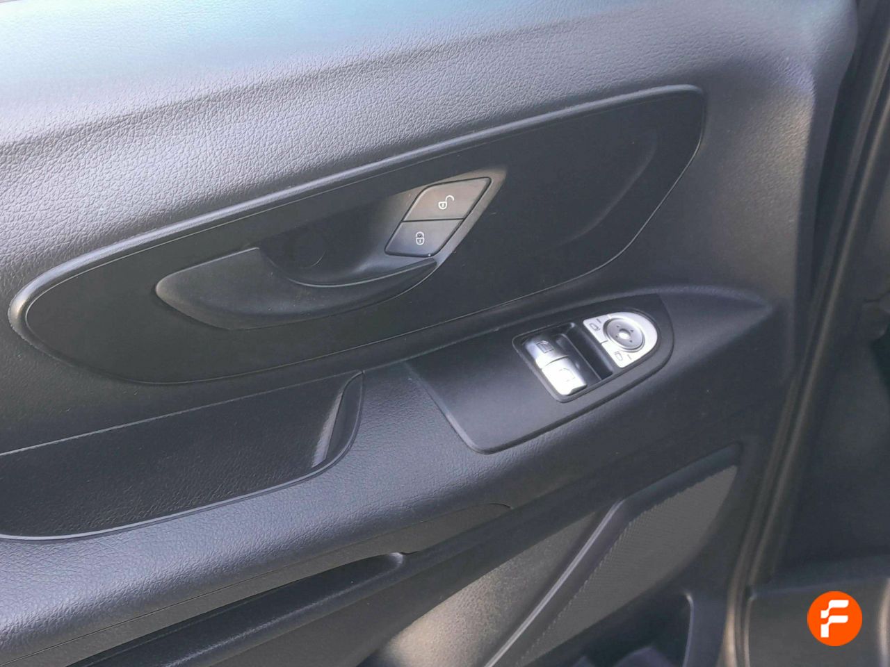 Foto Mercedes-Benz Vito 16