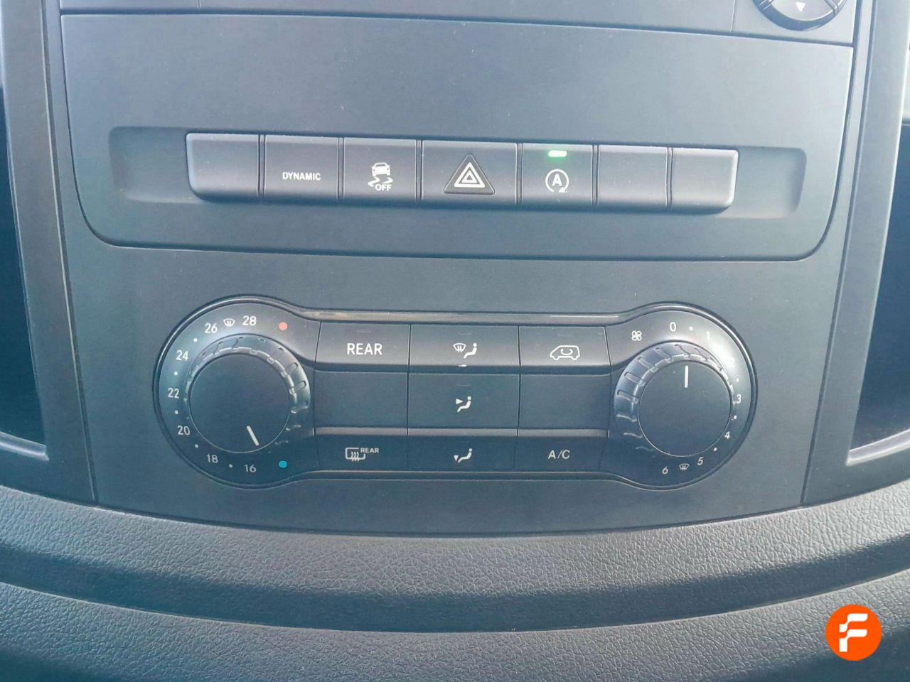 Foto Mercedes-Benz Vito 22