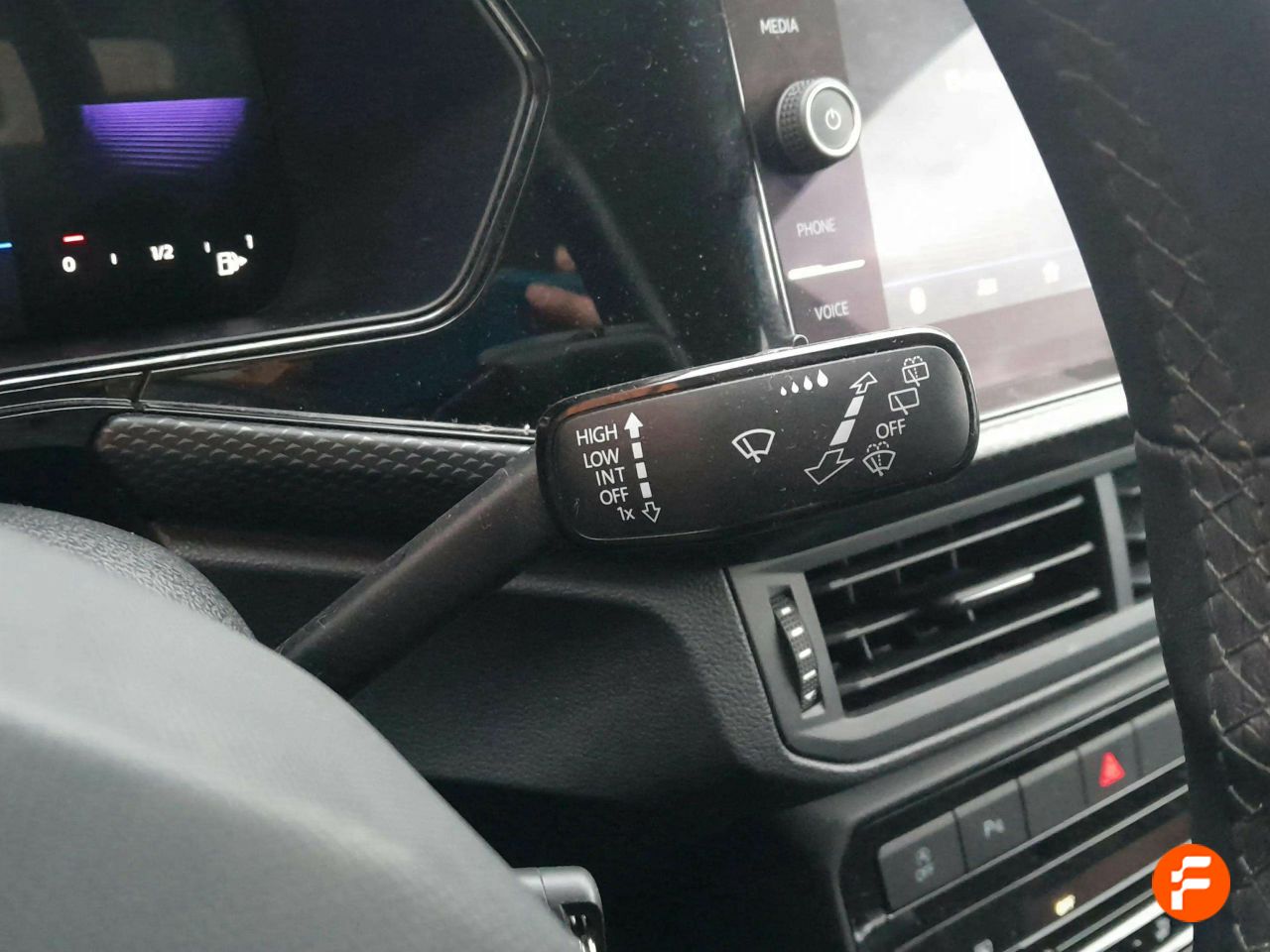 Foto Volkswagen T-Cross 27