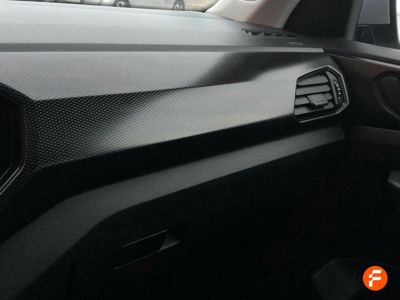 Foto Volkswagen T-Cross 28