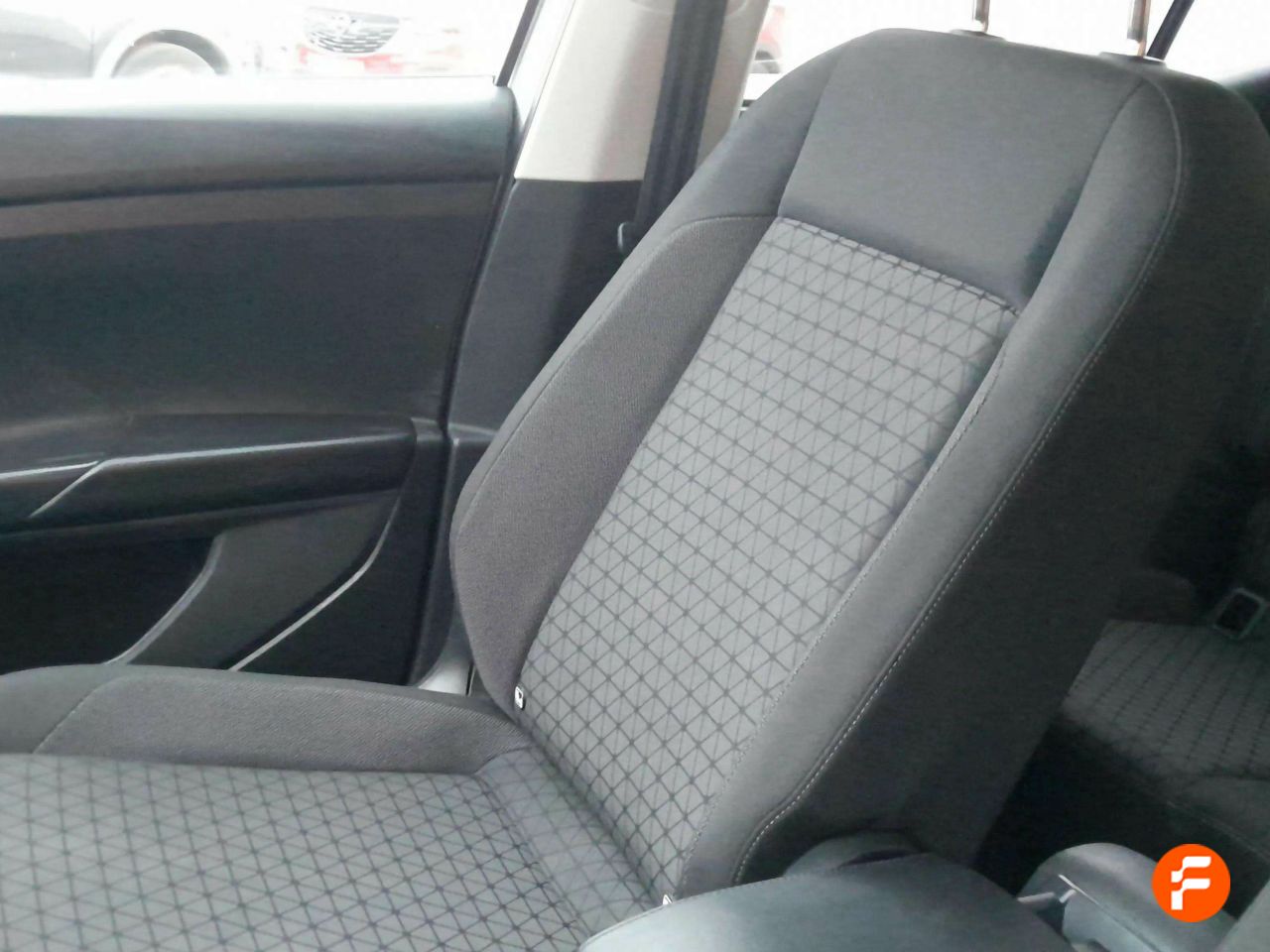 Foto Volkswagen T-Cross 32