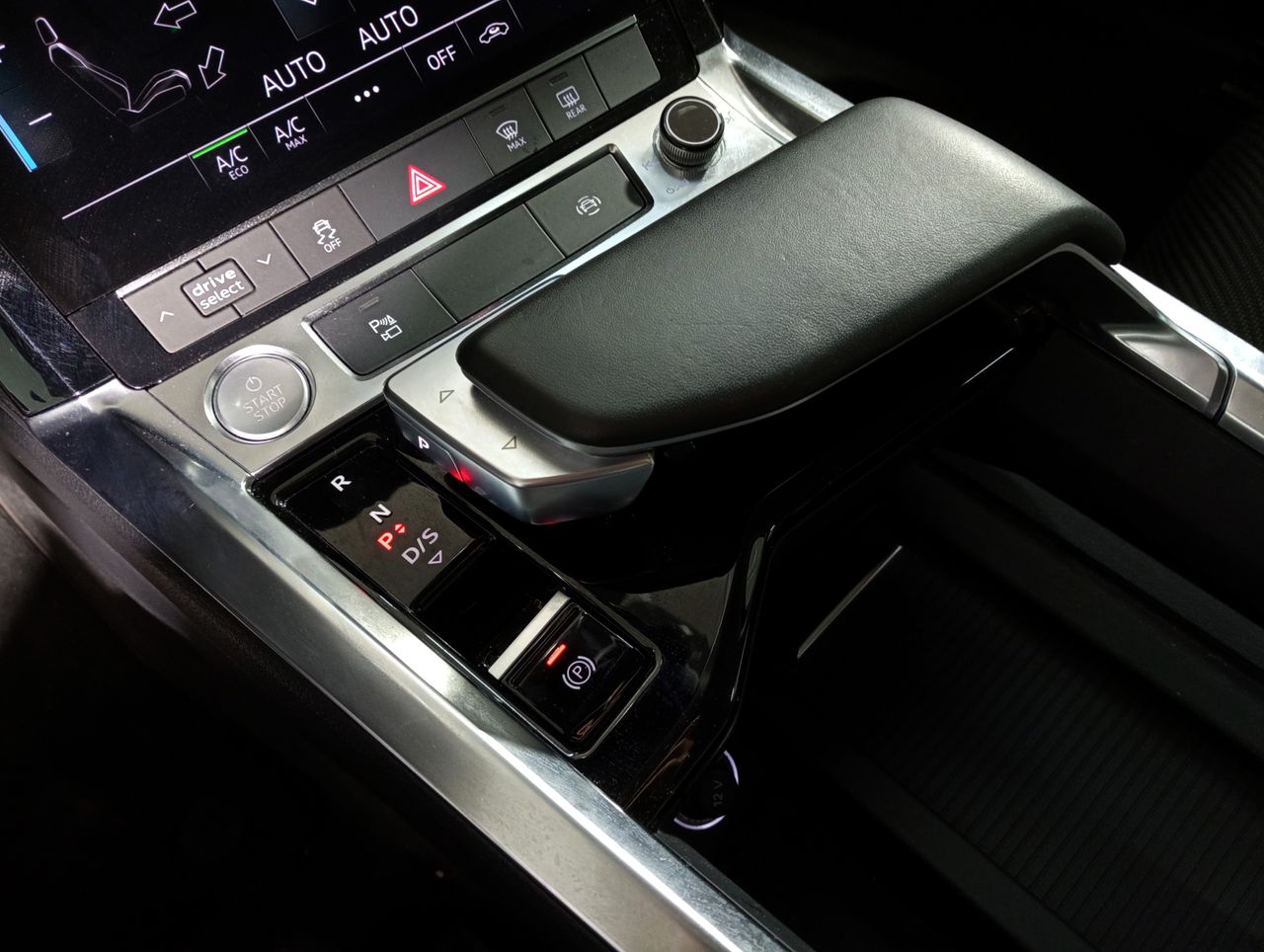 Foto Audi E-tron 13