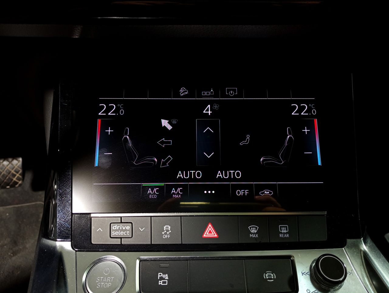Foto Audi E-tron 16