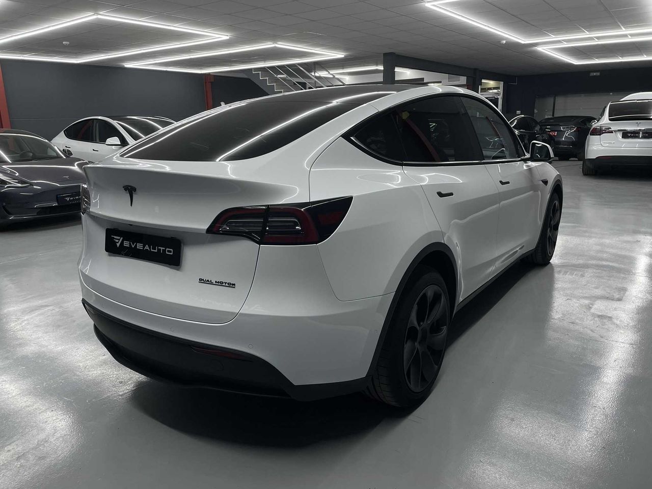Foto Tesla Model Y 4