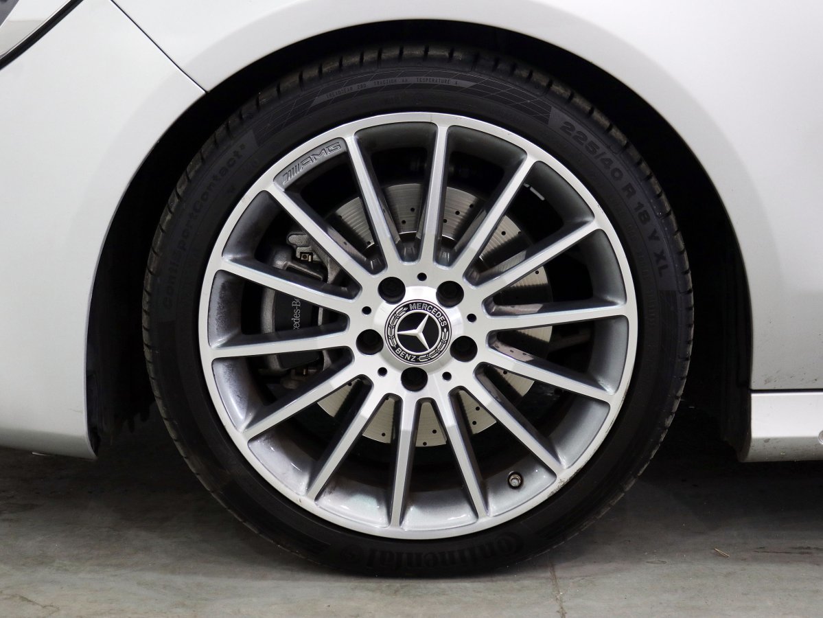 Foto Mercedes-Benz Clase CLA 16