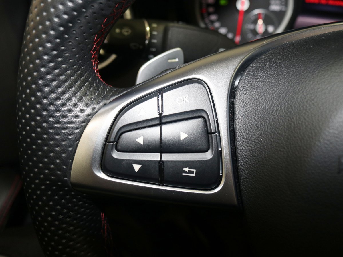 Foto Mercedes-Benz Clase CLA 20