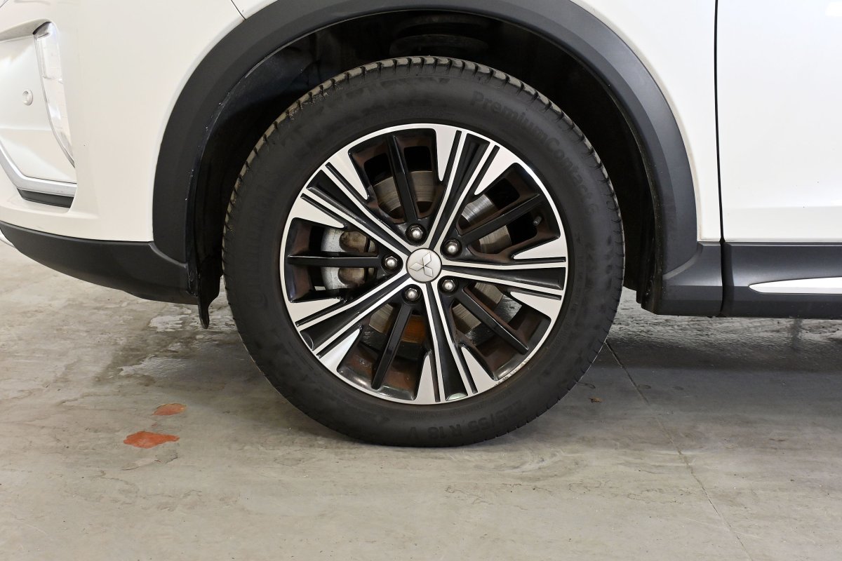 Foto Mitsubishi Eclipse Cross 29