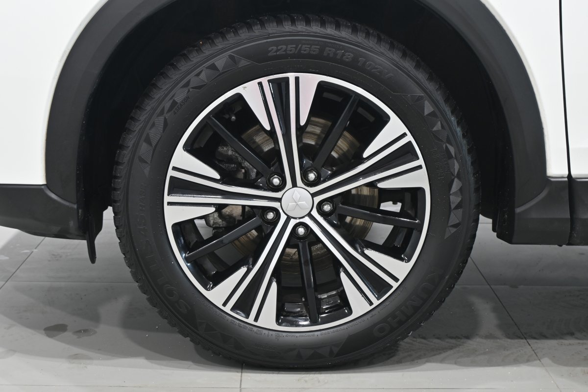 Foto Mitsubishi Eclipse Cross 33