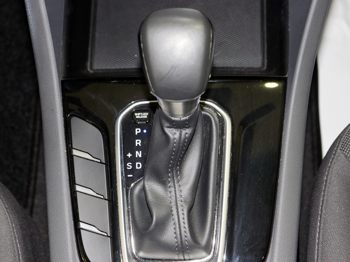Foto Hyundai IONIQ 25