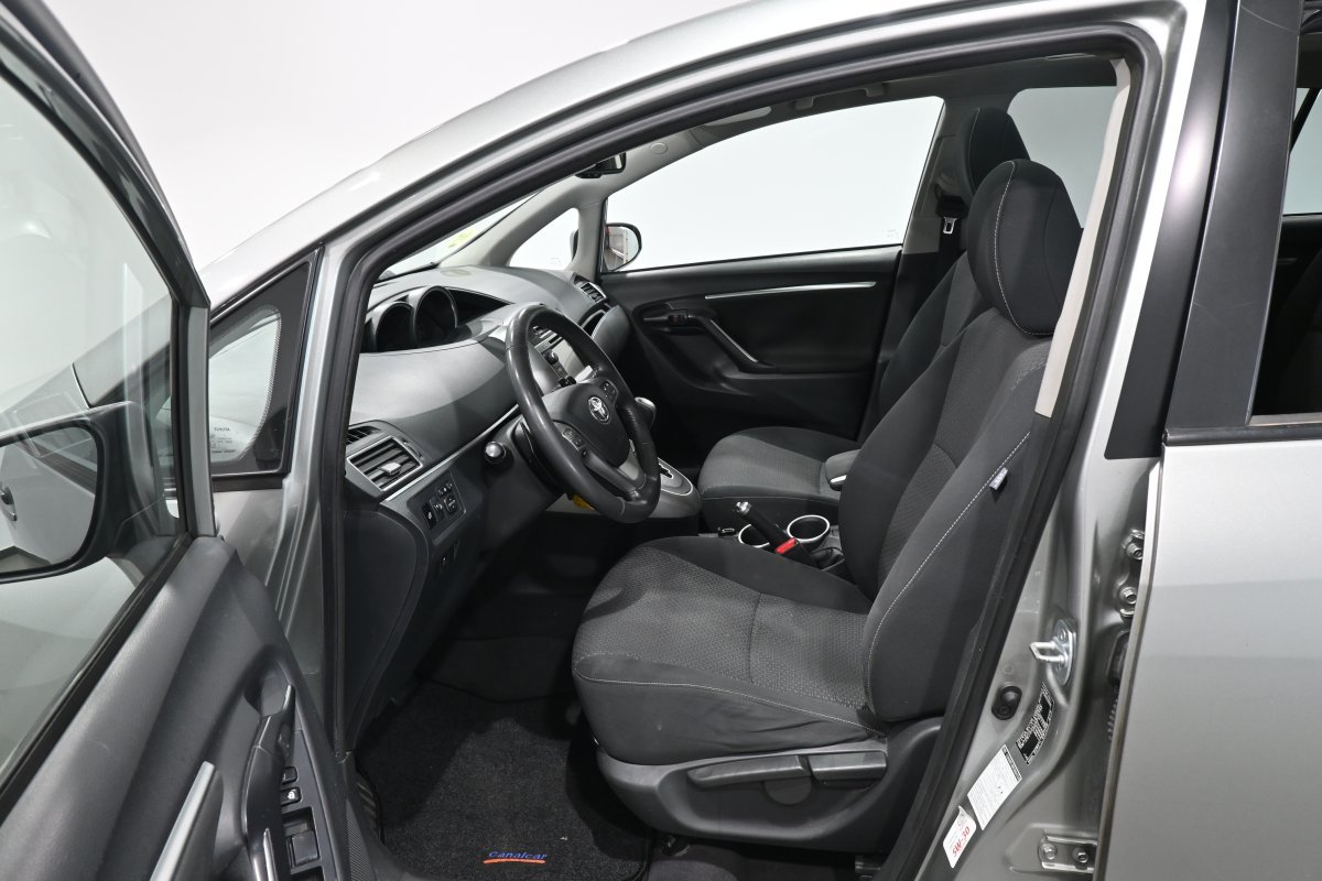 Foto Toyota Corolla Verso 11