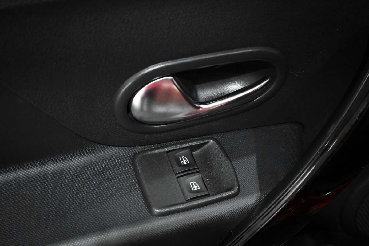 Foto Dacia Sandero 30