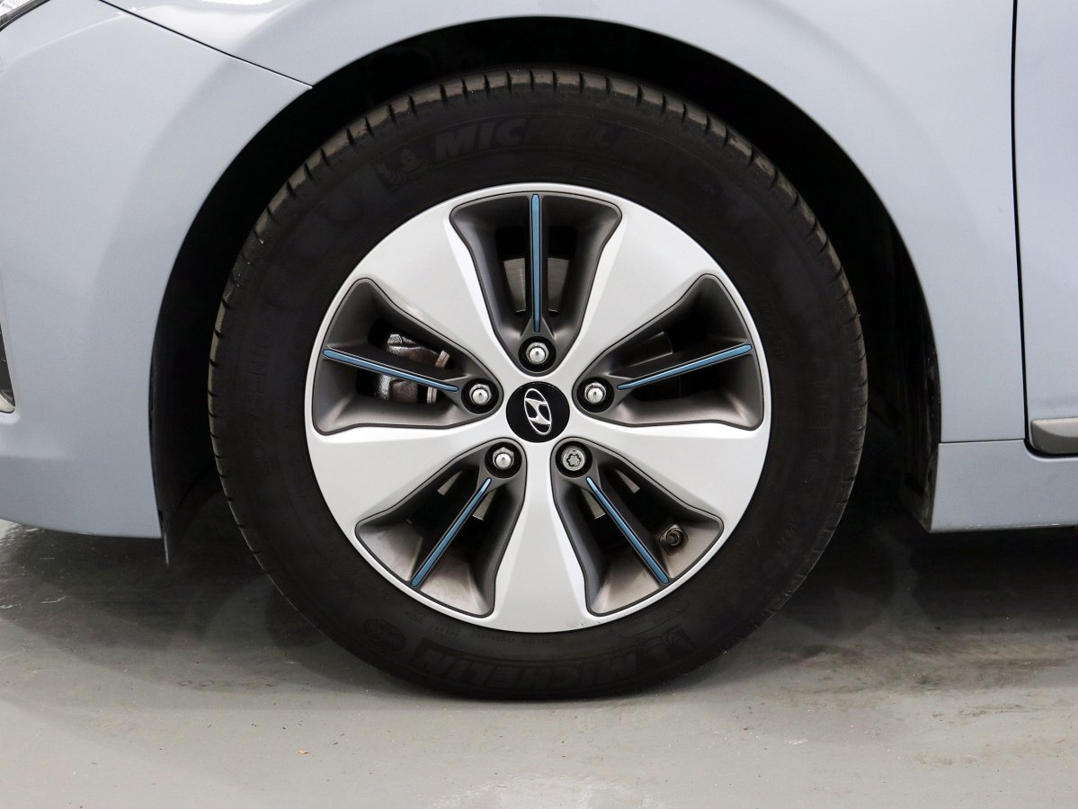 Foto Hyundai IONIQ 48