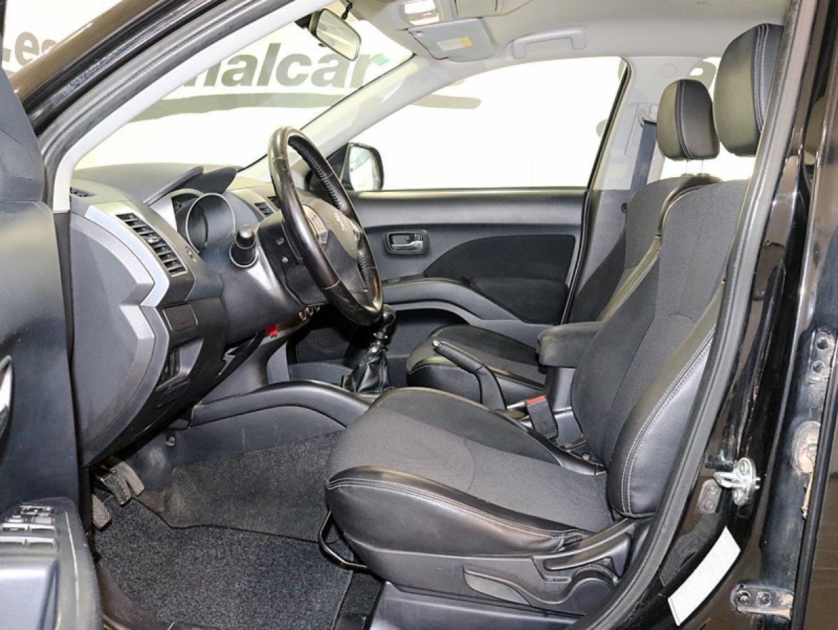 Foto Peugeot 4007 11