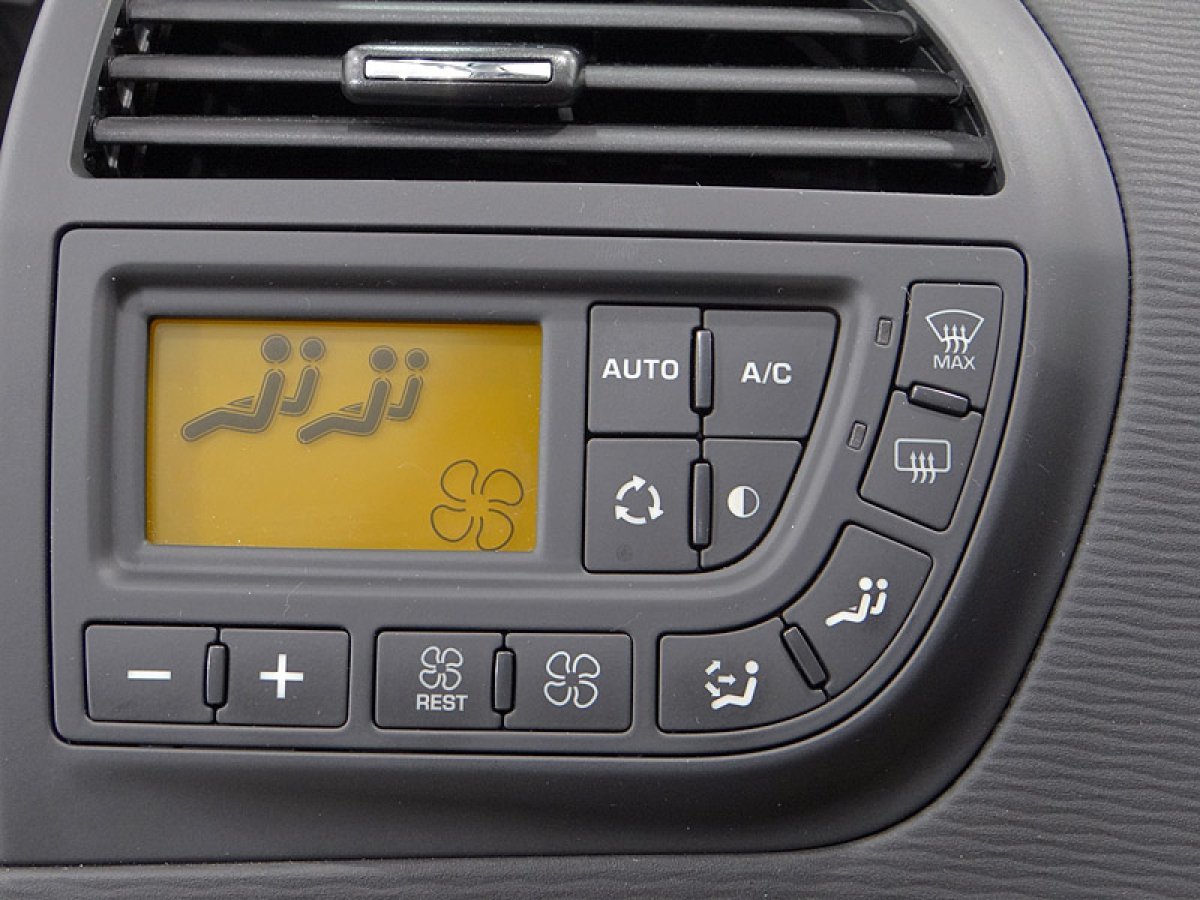 Foto Citroën Grand C4 Picasso 31