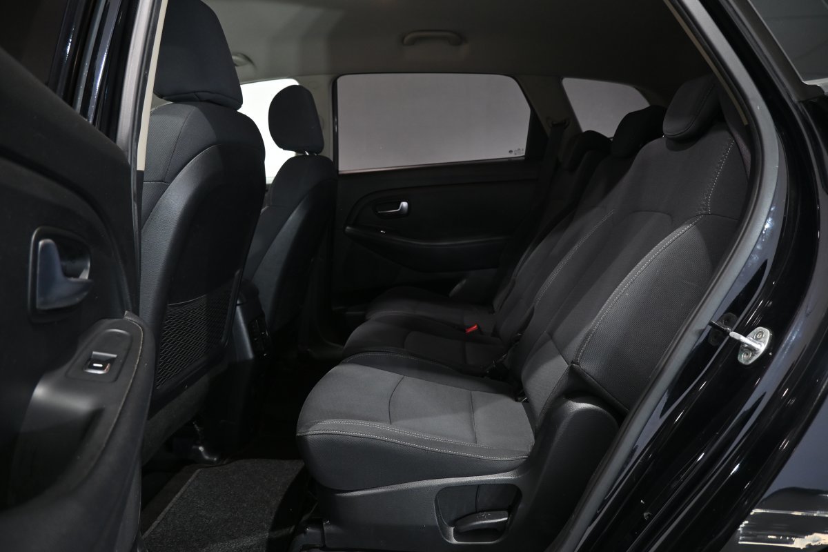 Foto Kia Carens 11